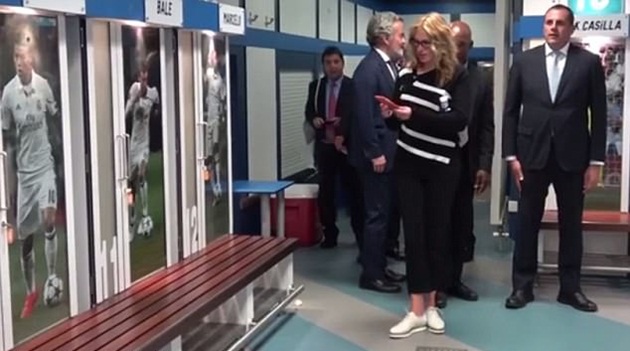 Người đàn bà làm 