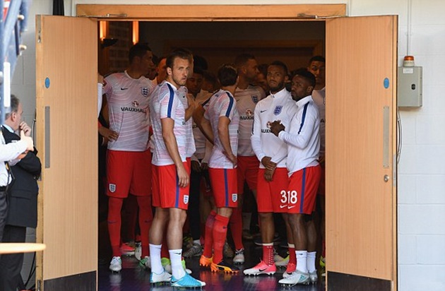 Bóng chưa lăn nhưng Scotland đã thắng vang dội - Bóng Đá