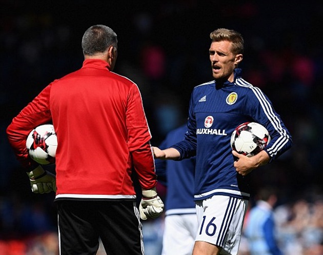 Bóng chưa lăn nhưng Scotland đã thắng vang dội - Bóng Đá