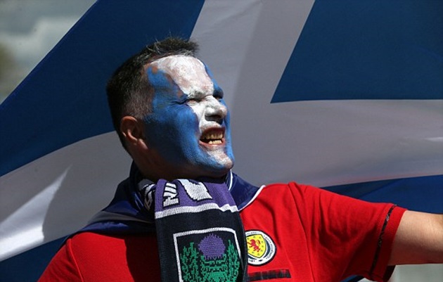 Bóng chưa lăn nhưng Scotland đã thắng vang dội - Bóng Đá