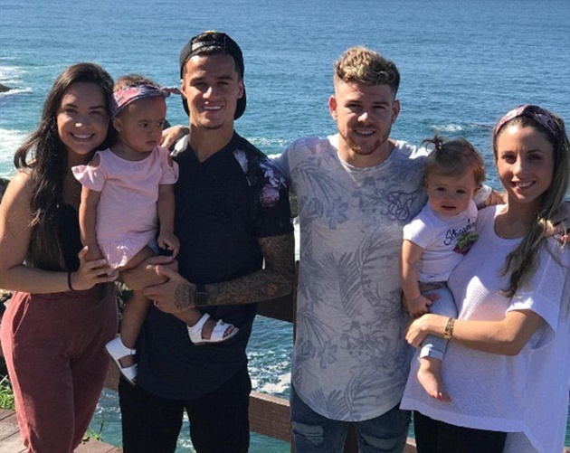 Philippe Coutinho đu xà ấn tượng tại quê nhà - Bóng Đá