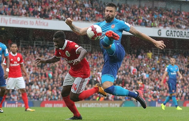 Arsenal 5-2 Benfica: Công làm thủ phá - Bóng Đá