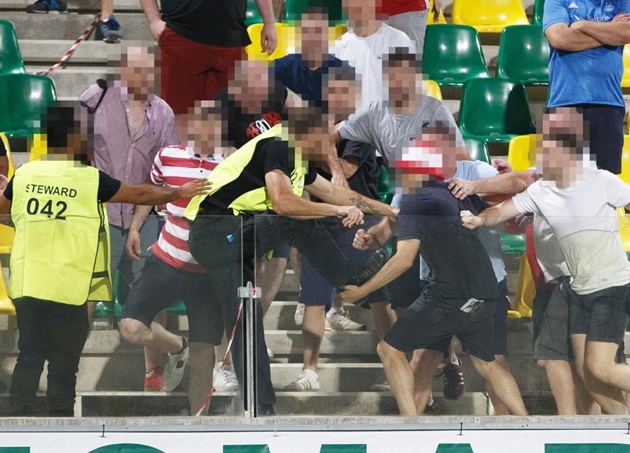 Bạo loạn dữ dội trong trận đấu giữa Aberdeen và Apollon Limassol - Bóng Đá