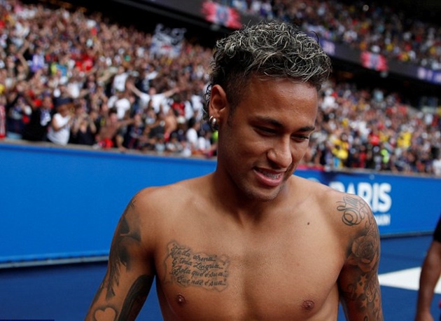 Neymar được chào đón như siêu sao Hollywood ở sân Công viên các hoàng tử - Bóng Đá