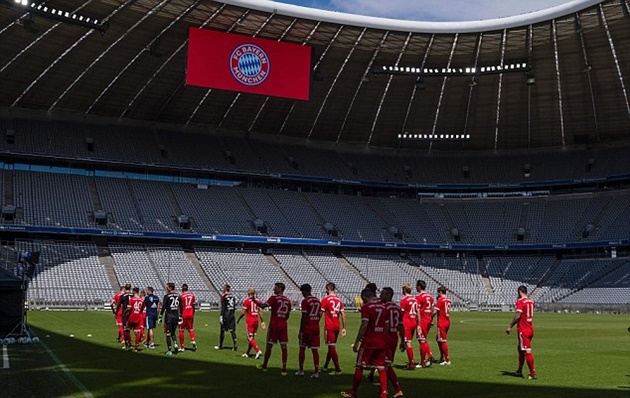 Robben suy tư trong ngày Bayern Munich chụp ảnh kỉ yếu  - Bóng Đá