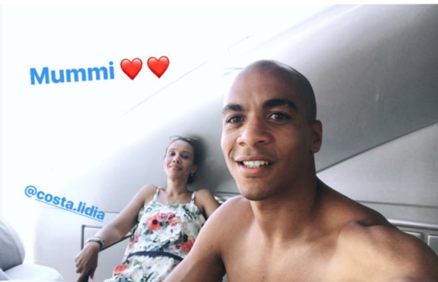 Joao Mario và Eder dính nhau như sam khi du hí ở Portofino - Bóng Đá