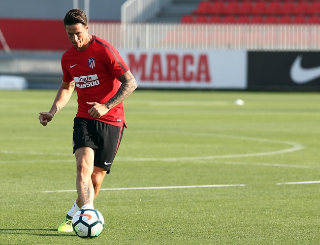 Torres thể hiện vai trò đầu tàu trên sân tập - Bóng Đá