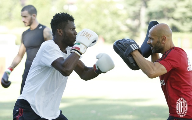 Chán đá bóng, Montella cho toàn đội tập boxing - Bóng Đá