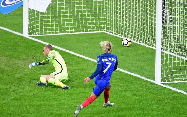 Thảm bại trên đất Pháp, Hà Lan ngày càng xa giấc mơ World Cup - Bóng Đá