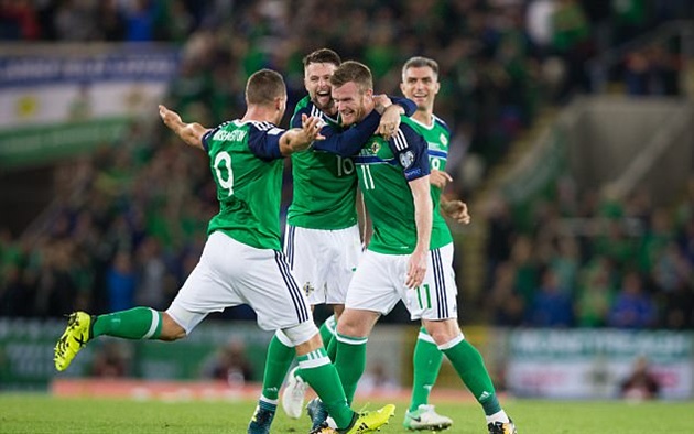Bắc Ireland 2-0 CH Séc: Vinh danh người hùng Jonny Evans  - Bóng Đá