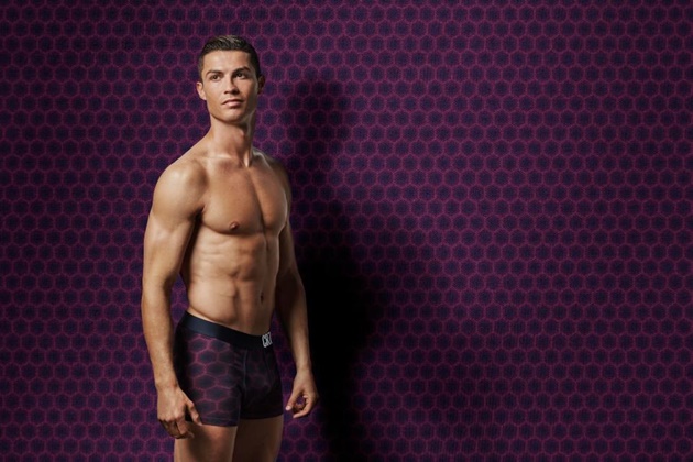 Mê mệt với những hình ảnh quảng cáo mới của Cristiano Ronaldo - Bóng Đá
