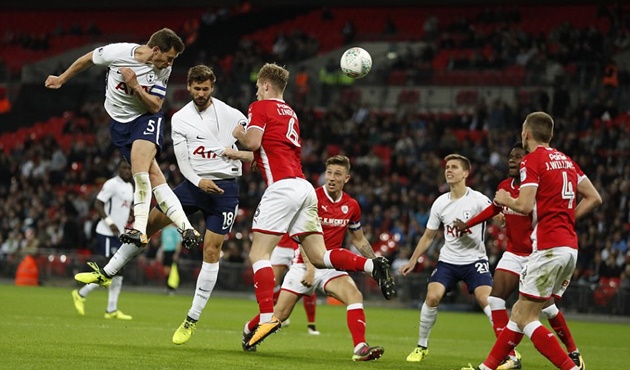 Tottenham 1-0 Barnsley: Llorente ra mắt ấn tượng - Bóng Đá