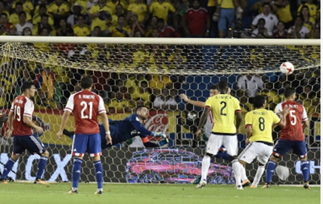 Colombia 1-2 Paraguay: Ngược dòng không tưởng - Bóng Đá