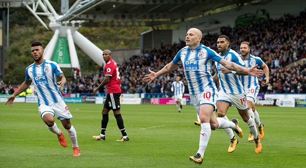 Huddersfield 1-2 Man Utd: Khi Quỷ mất phép - Bóng Đá