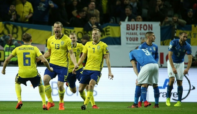 Vừa hay lại vừa may, Thụy Điển đẩy Italia đến bờ vực thẳm - Bóng Đá