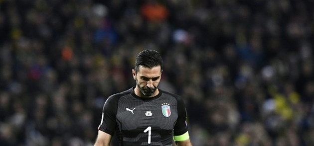 Buffon cúi gằm mặt khi sắp lỗi hẹn với World Cup cuối cùng của sự nghiệp - Bóng Đá
