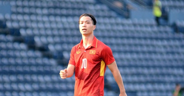 Xuân Trường ôm mặt tiếc nuối khi U23 Việt Nam phải tranh hạng Ba - Bóng Đá