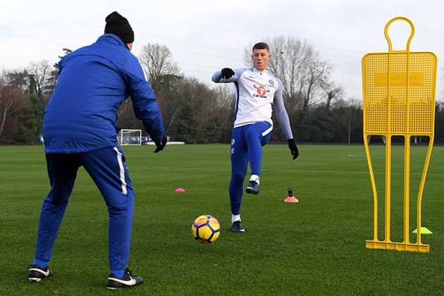 Chân ướt chân ráo đến Chelsea, Barkley đã lao vào tập luyện - Bóng Đá