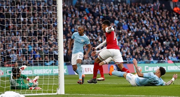 TRỰC TIẾP Arsenal 0-0 Man City: Aguero thử làm việc khó (H1) - Bóng Đá