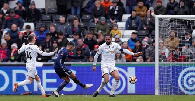 Hủy diệt Swansea, Tottenham đặt chân vào vòng Bán kết FA Cup - Bóng Đá