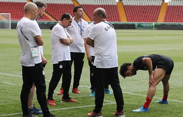 Bỏ mặc chấn thương, Salah tươi tắn trong ngày giới thiệu áo đấu Ai Cập - Bóng Đá