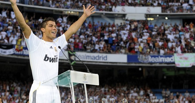 Điểm lại 10 thương vụ mua bán kỉ lục của làng túc cầu: Ronaldo 2 lần đi vào lịch sử - Bóng Đá