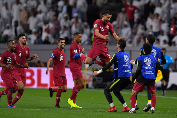 TRỰC TIẾP Qatar 1-0 UAE: Thủ môn UAE mắc sai lầm (H1) - Bóng Đá