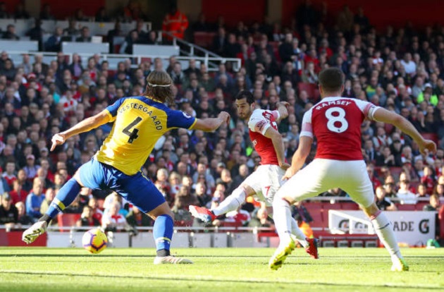 Man Utd đụng thứ dữ, Arsenal nhẹ nhàng chen chân vào top 4 - Bóng Đá