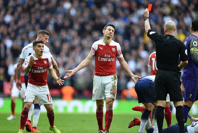 Ham hố triệt hạ đối thủ, trò cưng của Emery giúp Man Utd 