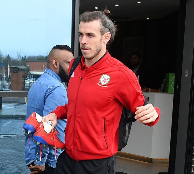 Bale có mặt ở Carrington, NHM Quỷ đỏ rạo rực hết cỡ - Bóng Đá