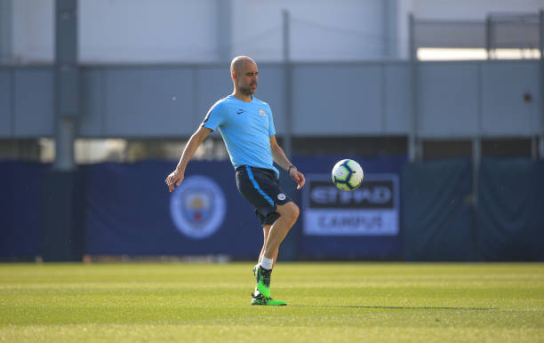 Nóng lòng phục hận Tottenham, Pep xỏ giày vào sân chơi bóng  - Bóng Đá