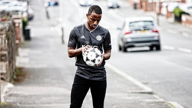 Màn ra mắt áo đấu sân khách đậm chất nghệ sĩ đường phố của Leicester - Bóng Đá