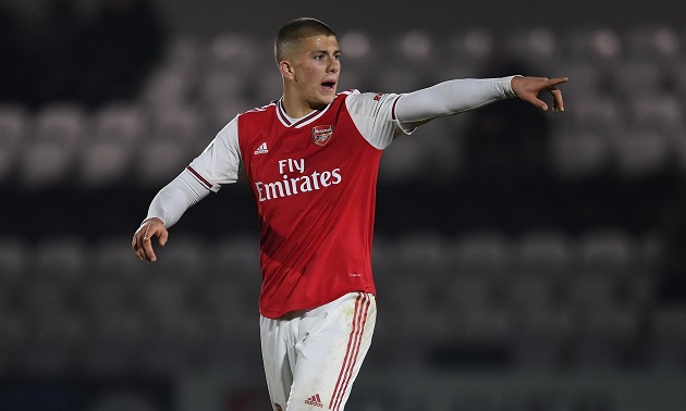 Clarke có một thể hình khá lí tưởng cho một trung vệ.