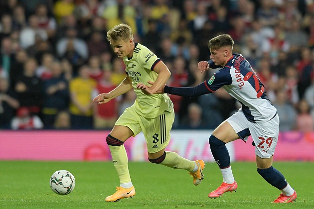 Odegaard đã chính thức quay lại Arsenal.