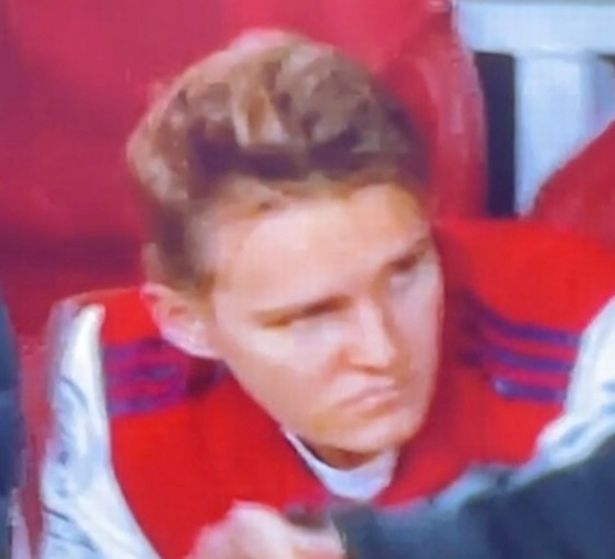 Cái nhăn mặt của Odegaard hé lộ sự thật về phòng thay đồ Arsenal - Bóng Đá