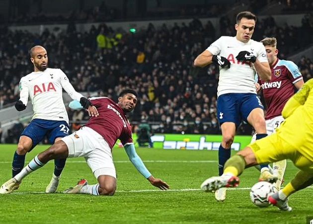 Đây là trận đấu mà Tottenham chơi rất tốt và có chiến thắng 2-1 chung cuộc. Steven Bergwijn và Lucas Moura là những người đã ghi bàn cho Gà trống, còn West Ham chỉ có một pha lập công được ghi bởi Jarrod Bowen.