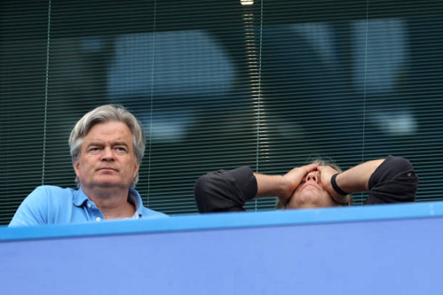 Chủ tịch Chelsea ngửa mặt than trời với màn trình diễn của đội nhà - Bóng Đá