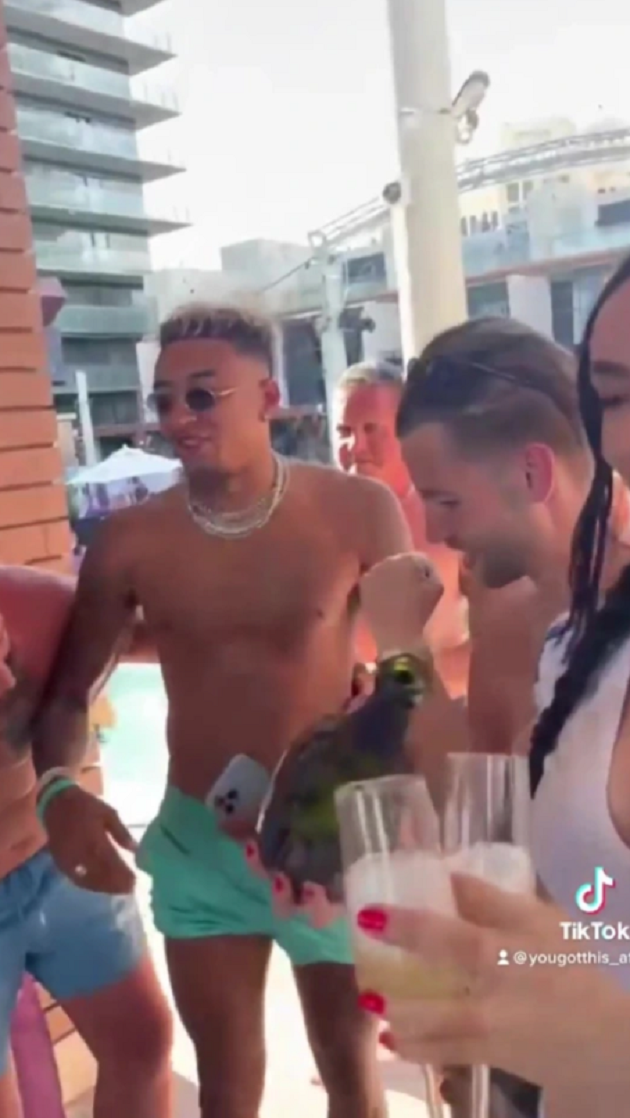 Lingard sang Las Vegas quẩy nhiệt tình với các chiến hữu - Bóng Đá