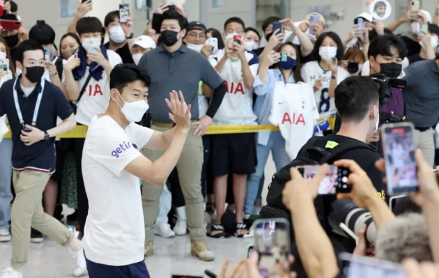 Song Heung Min và các đồng đội được săn đón gắt gao tại Seoul - Bóng Đá