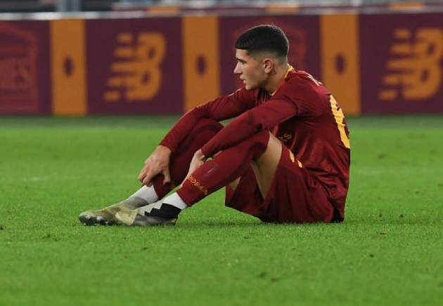 Sai lầm chí mạng, Roma bật khỏi top 4 - Bóng Đá