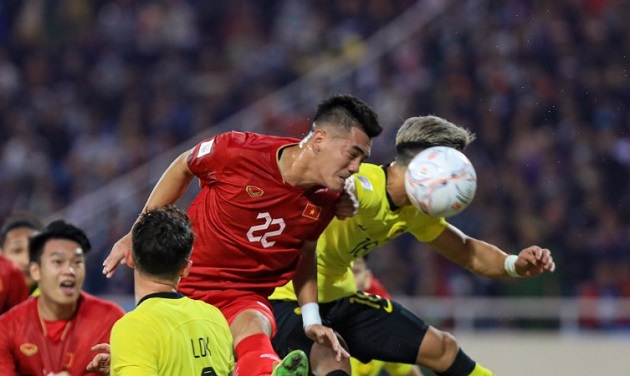 5 điểm nhấn Việt Nam 3-0 Malaysia: 'Đầu vàng' Tiến Linh; Những tấm thẻ đỏ tranh cãi - Bóng Đá