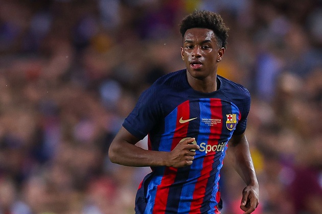 Arsenal make contact after seeing Barcelona stall with wide player’s contract renewal - Bóng Đá