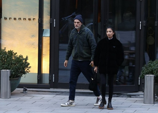 Ex-Chelsea manager Thomas Tuchel spotted leaving Munich restaurant with girlfriend 13 years his junior - Bóng Đá