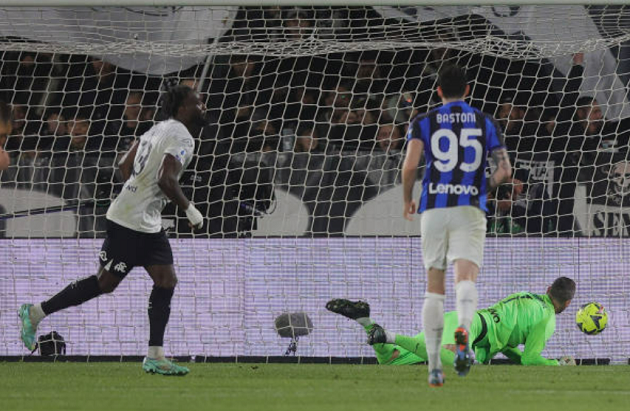 Lautaro sút hỏng phạt đền, Inter giương cờ trắng trước Napoli - Bóng Đá