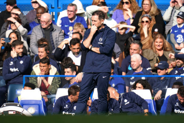Lampard không thể cứu Chelsea.