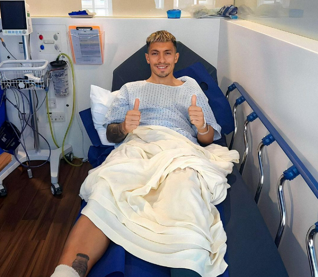 Lisandro Martinez issues update as Manchester United defender undergoes surgery - Bóng Đá
