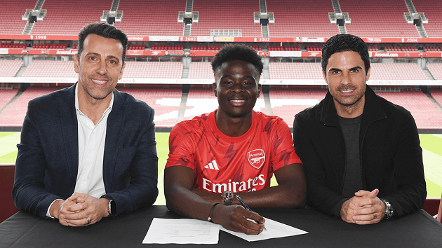 CHÍNH THỨC: Saka ký hợp đồng với Arsenal - Bóng Đá