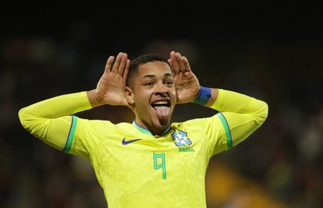 Arsenal weigh up a swoop for Brazilian starlet Vitor Roque - Bóng Đá