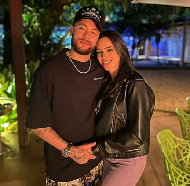 Neymar and his influencer girlfriend 'agree THREE bizarre conditions that allow the PSG star to be unfaithful' - Bóng Đá