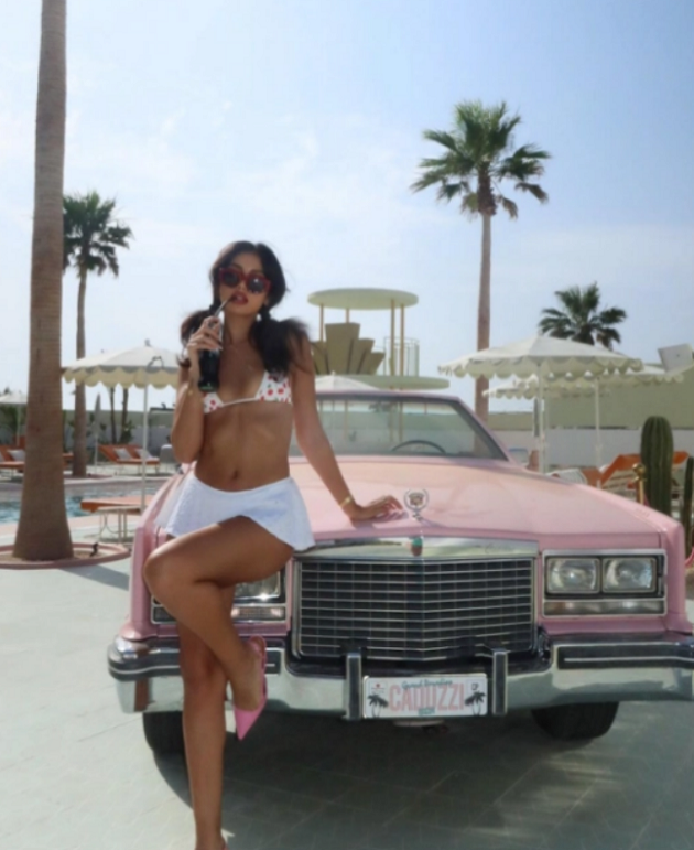 Cindy Kimberly khoe dáng bên bộ bikini siêu mỏng - Bóng Đá